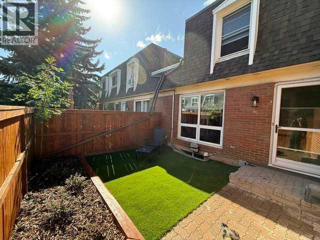 152, 330 Canterbury Drive SW