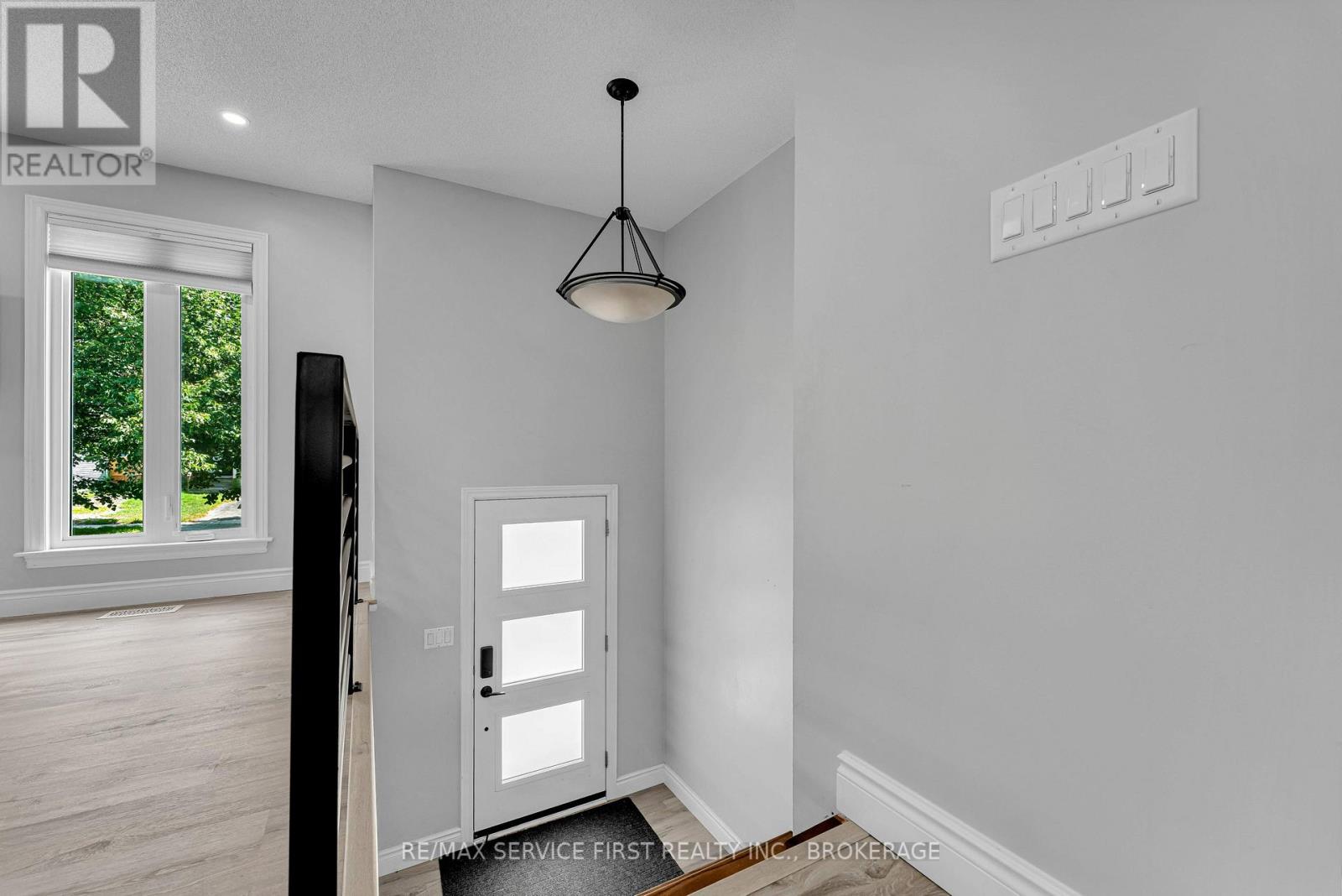 19 HERITAGE DRIVE