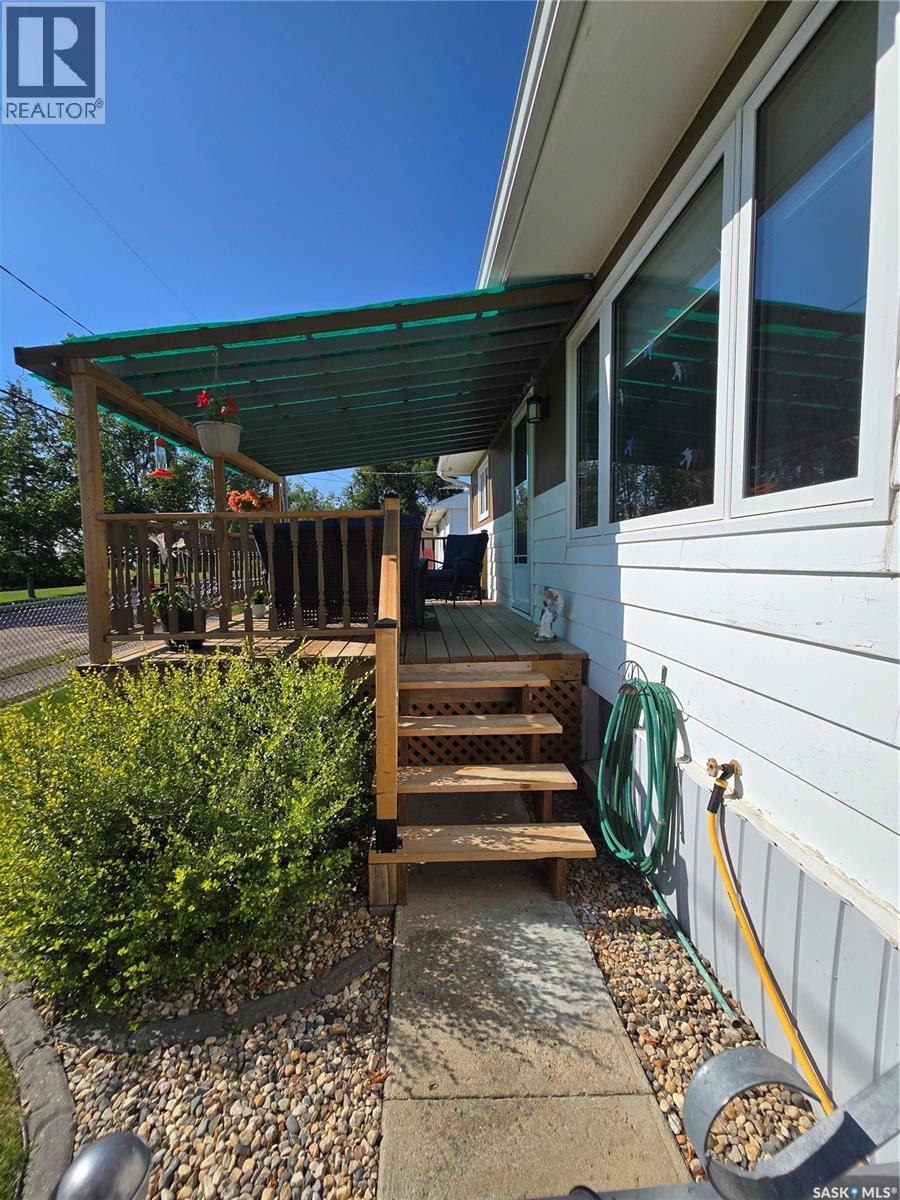 16 Railway AVENUE