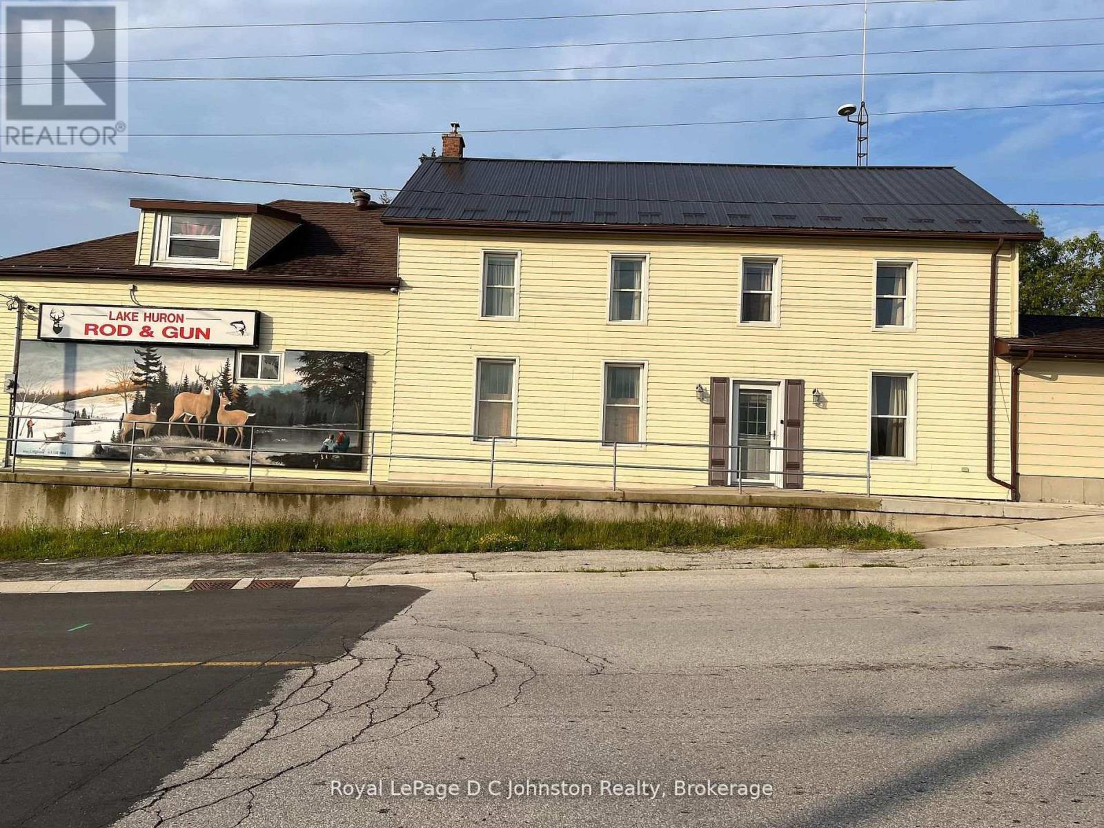 3643 21 HIGHWAY