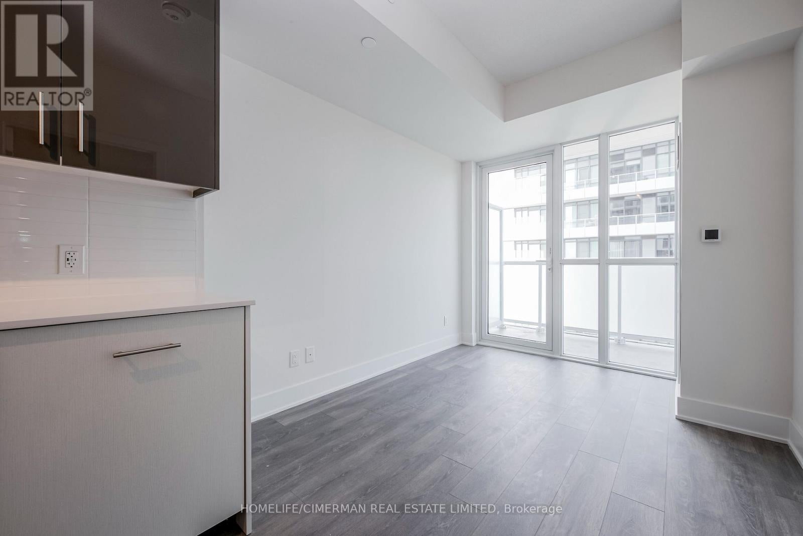 1816 - 188 FAIRVIEW MALL DRIVE