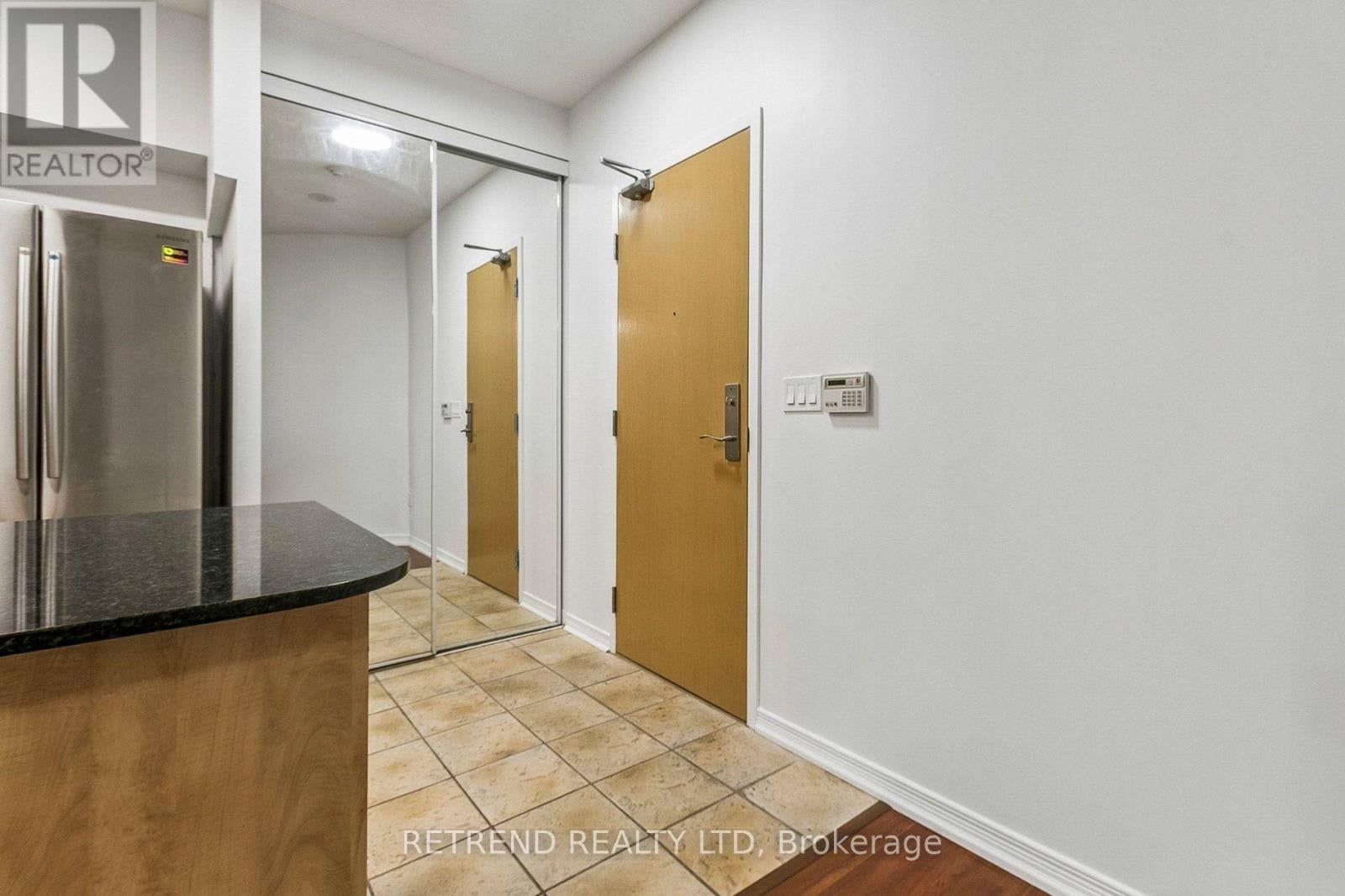 106 - 509 BEECROFT ROAD N