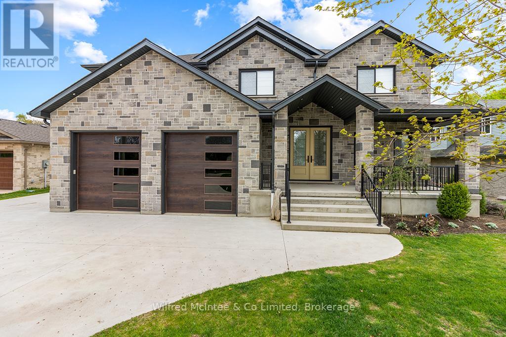 72 VICTORIA STREET S