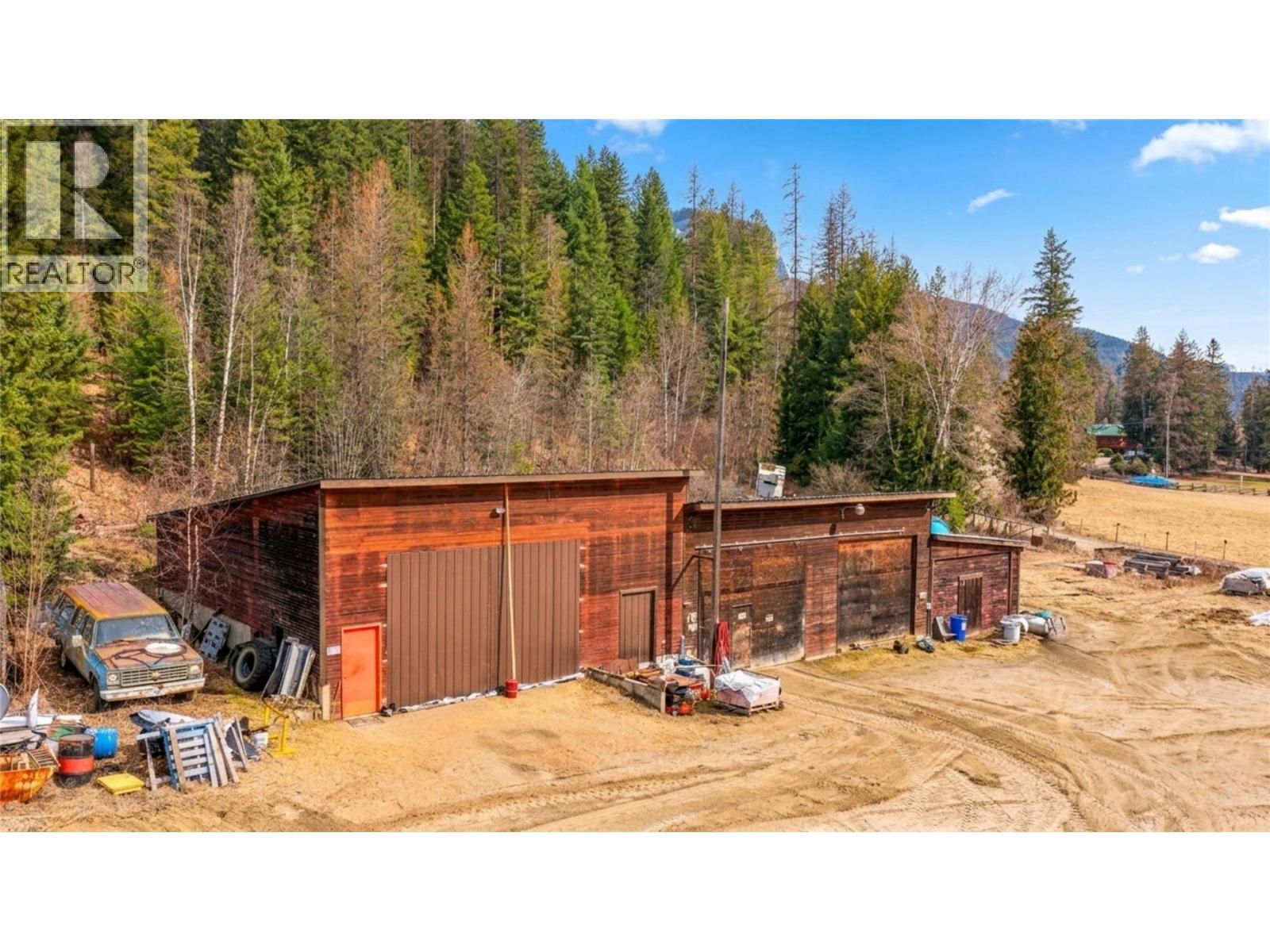 17 Bear Valley Road