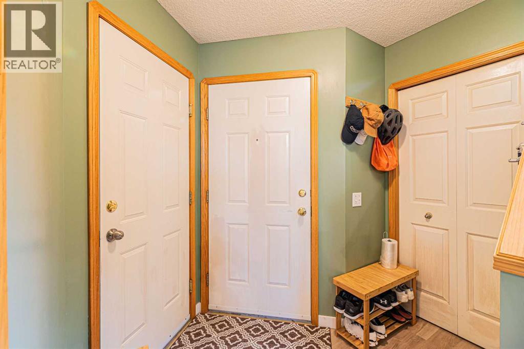 18 Coral Springs Circle NE