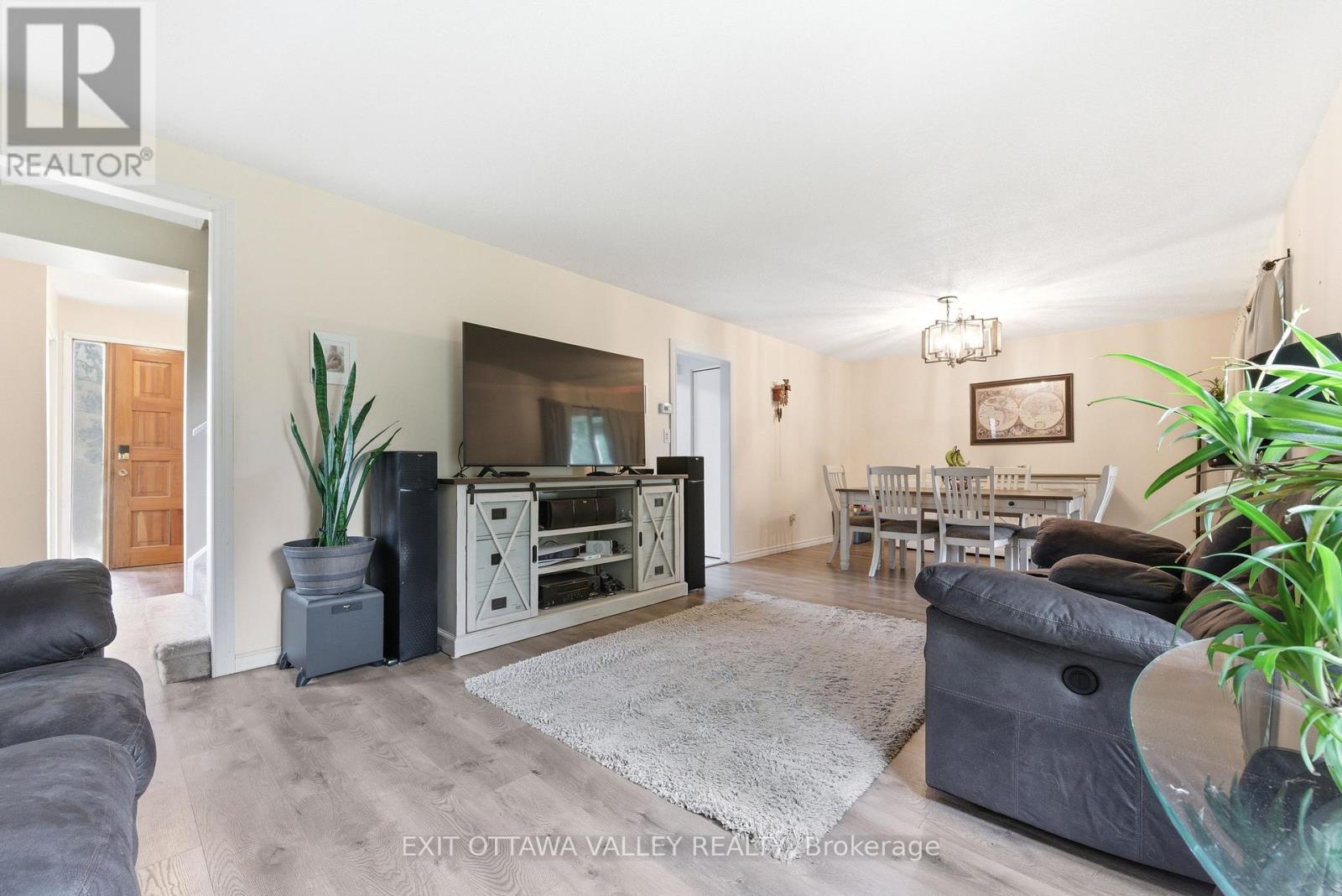 13 TAMARACK STREET - Photo 3