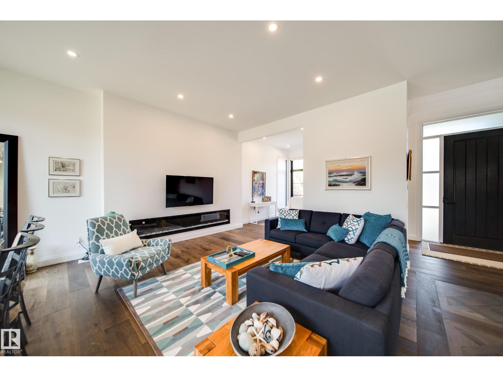 7208 156 ST NW
