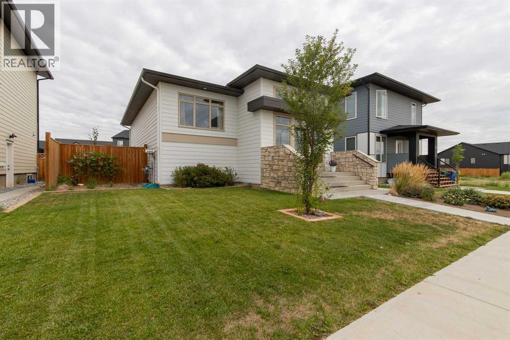 403 Caledonia Boulevard W