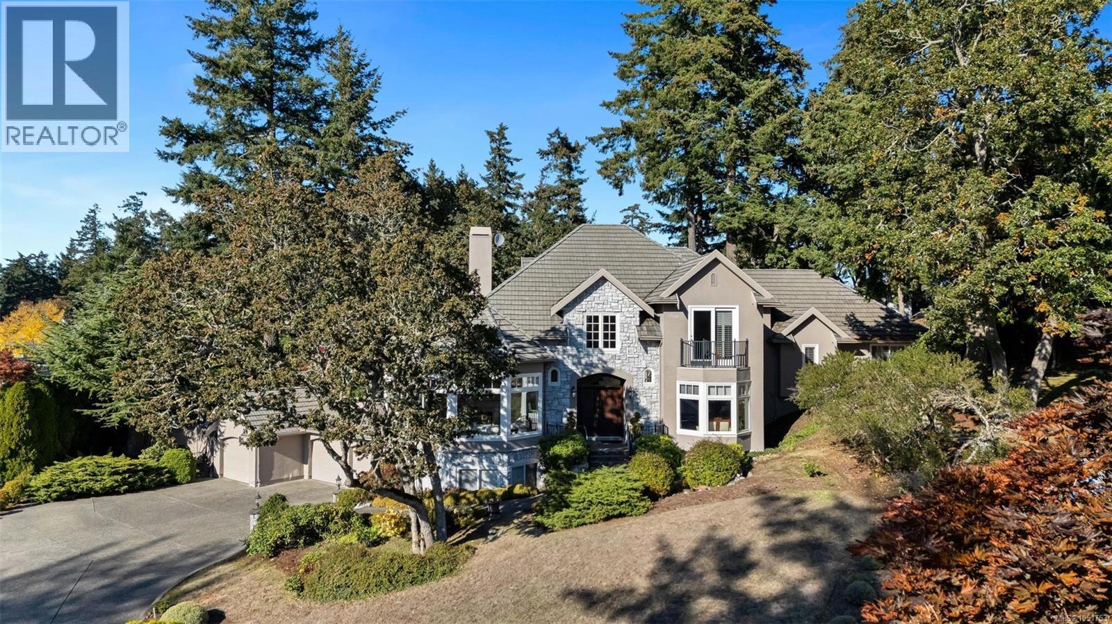 906 Cobblestone Lane