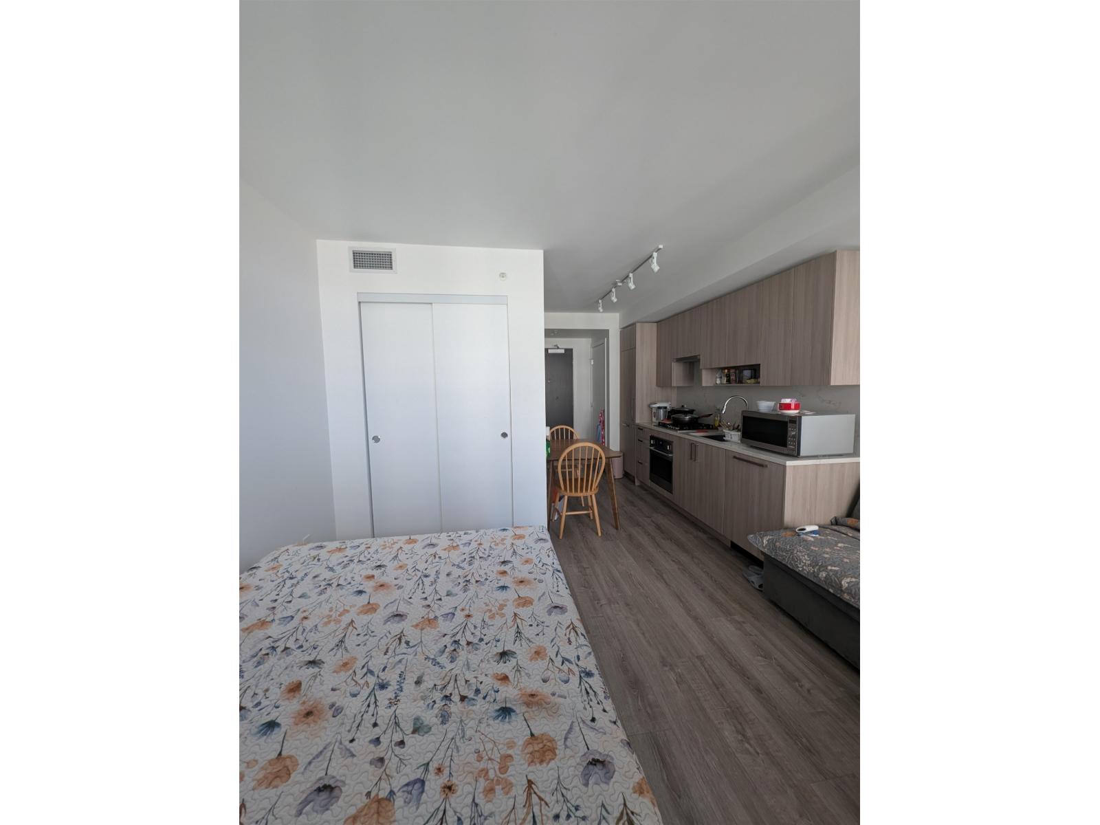 #915 13350 CENTRAL AVENUE