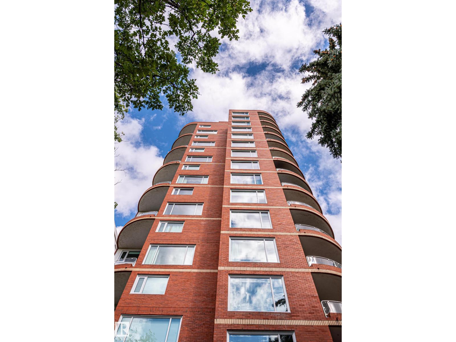 #1202 10010 119 ST NW