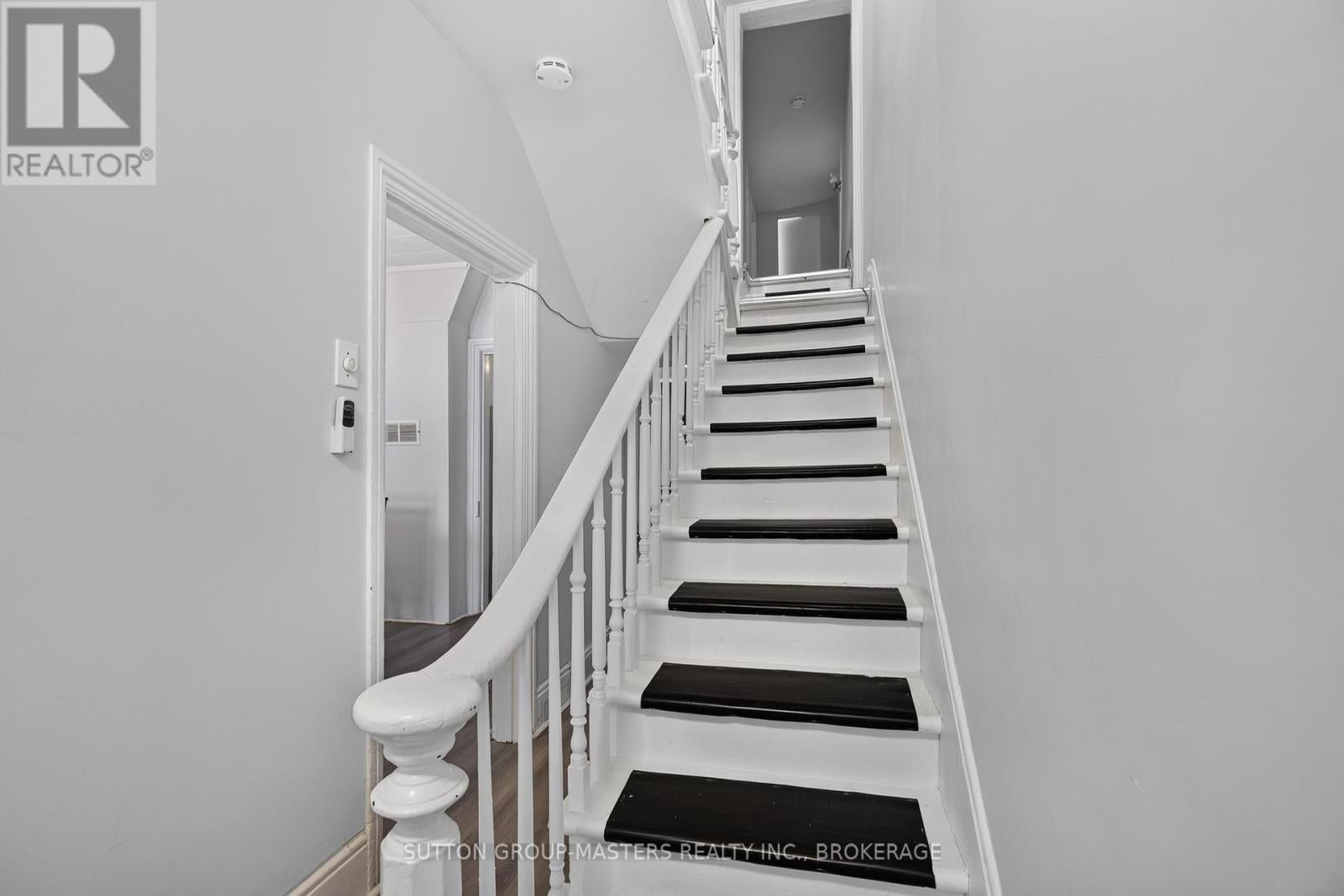 378 BARRIE STREET