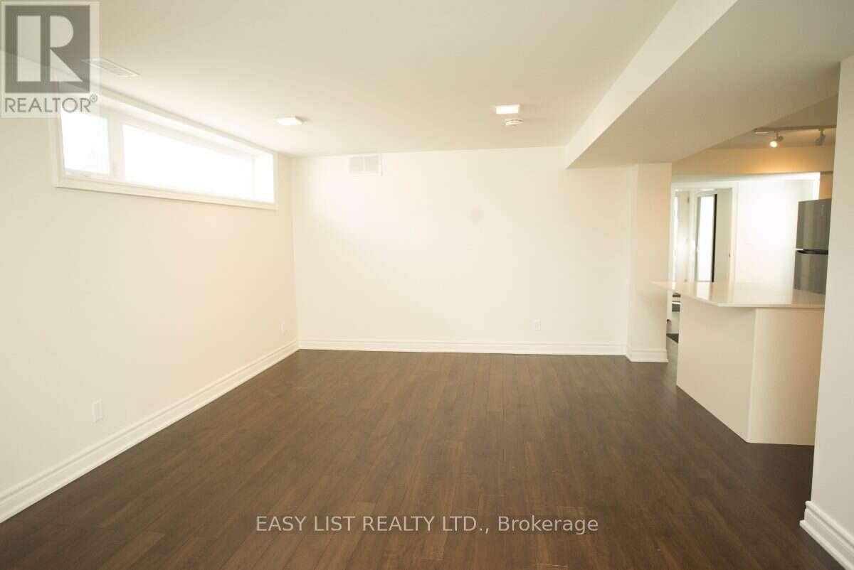 2 PRINCESS ANNE CRESCENT