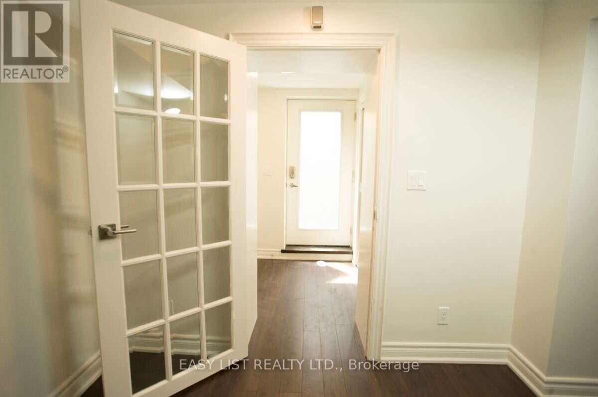 2 PRINCESS ANNE CRESCENT