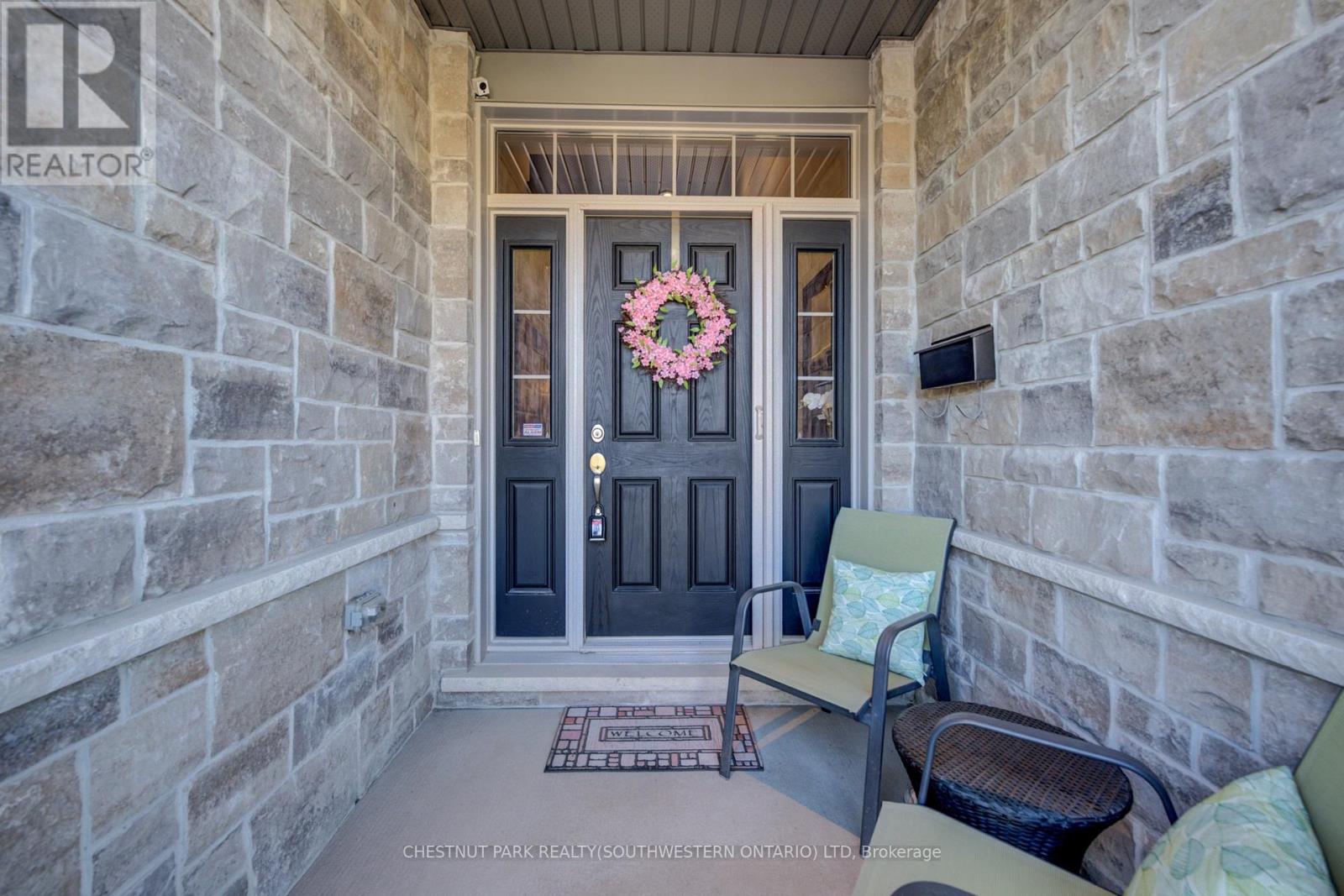 10 - 435 WINCHESTER DRIVE