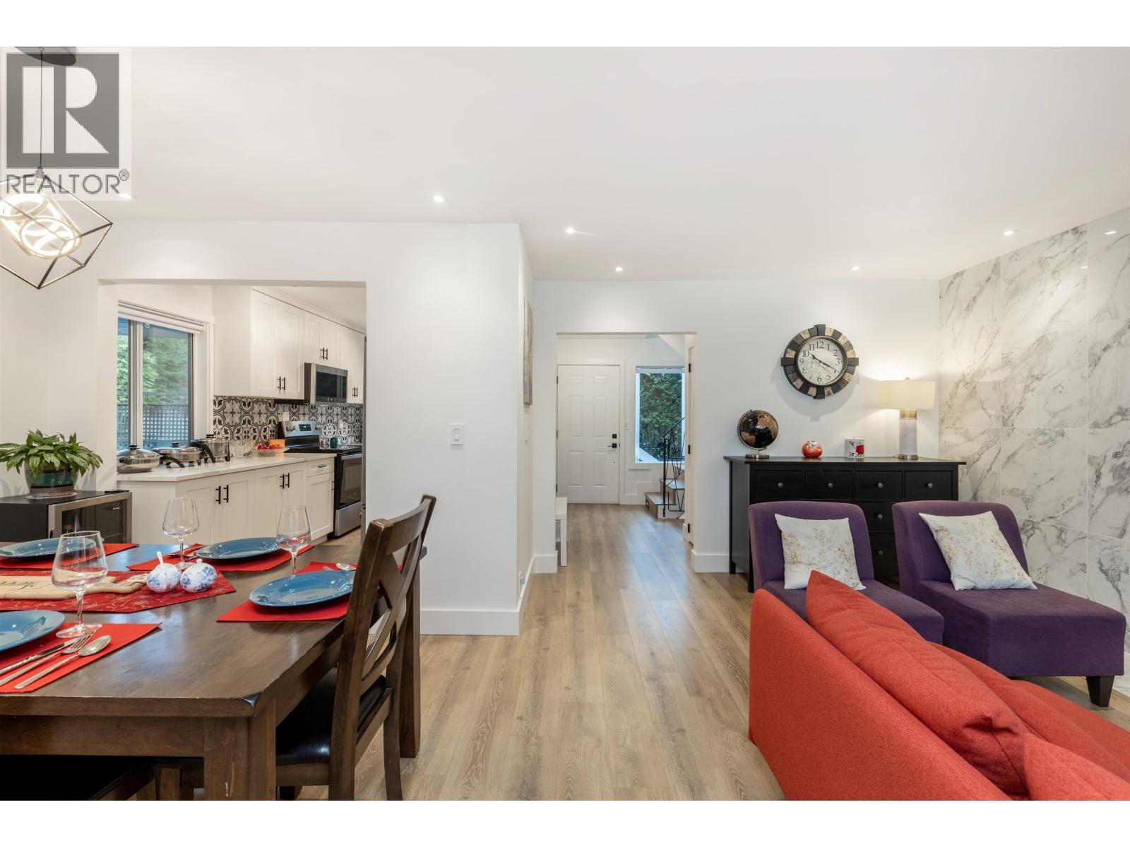 8 GLENMORE DRIVE