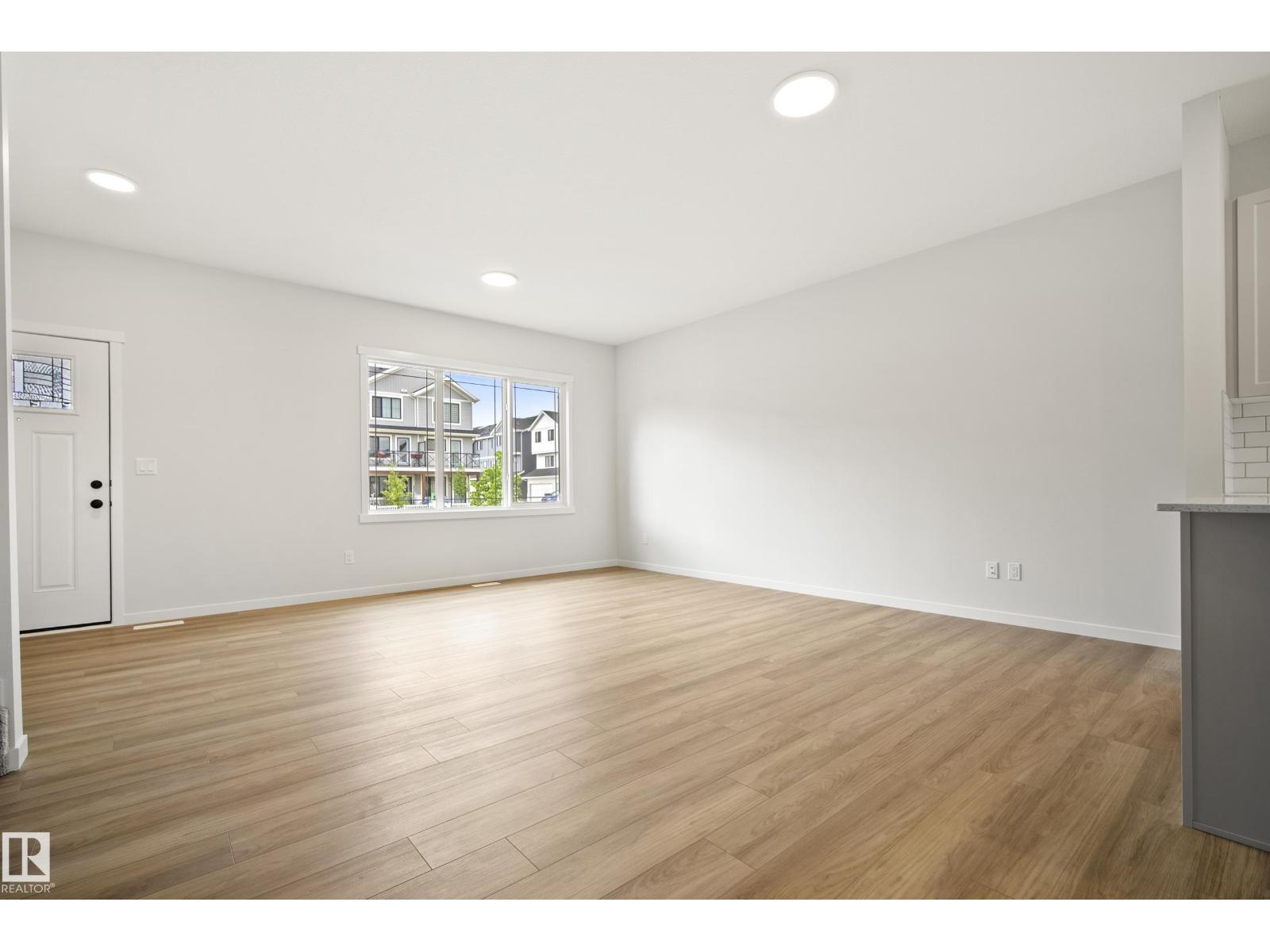 1224 MCLEOD AV
