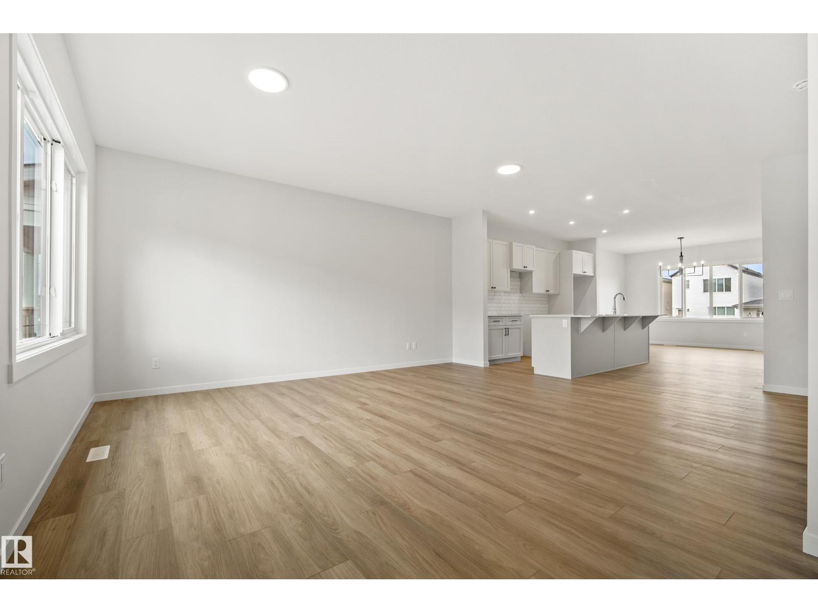 1224 MCLEOD AV