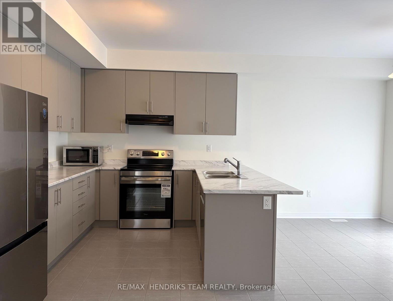 5 DEROSE AVENUE S