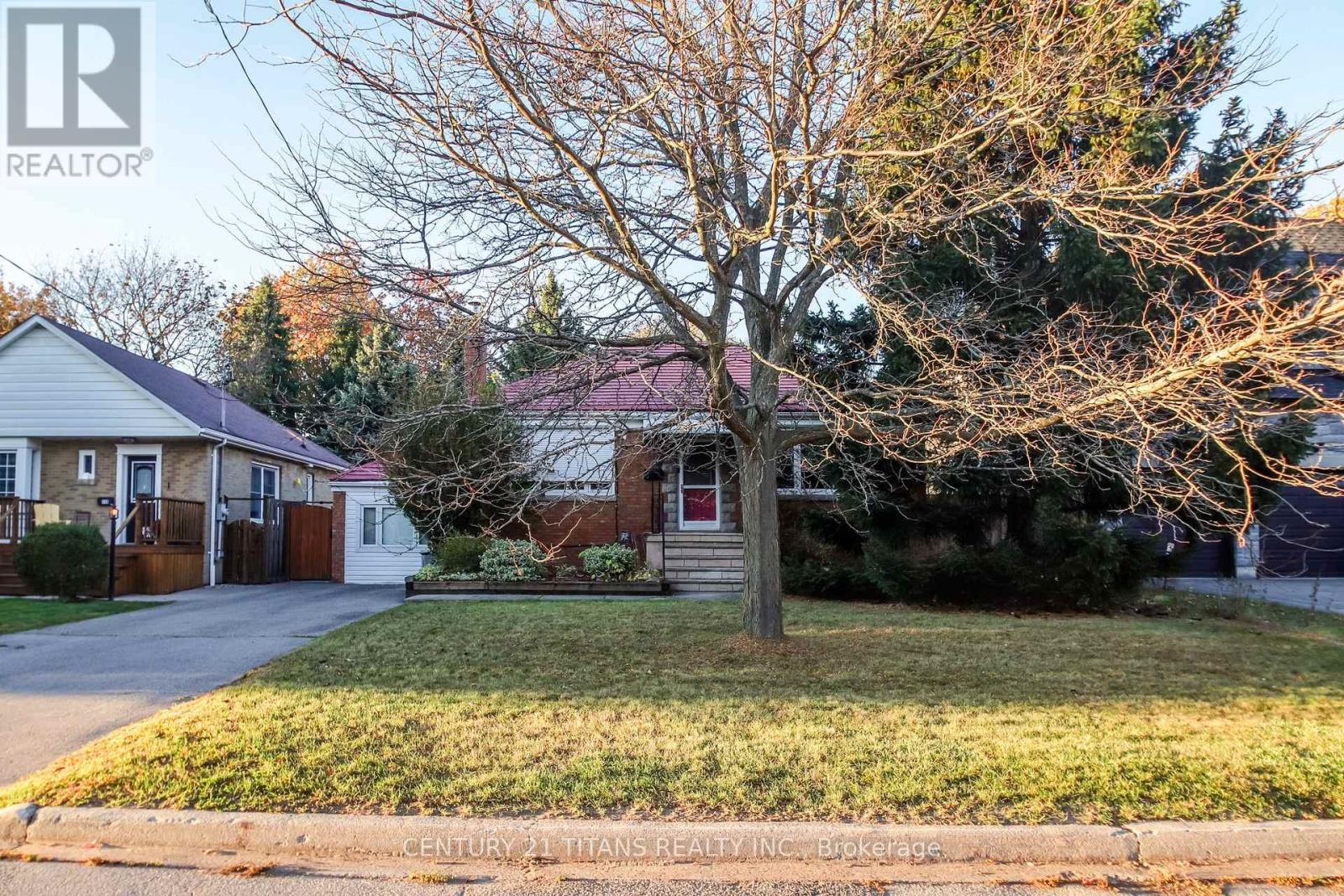 172 PHYLLIS AVENUE