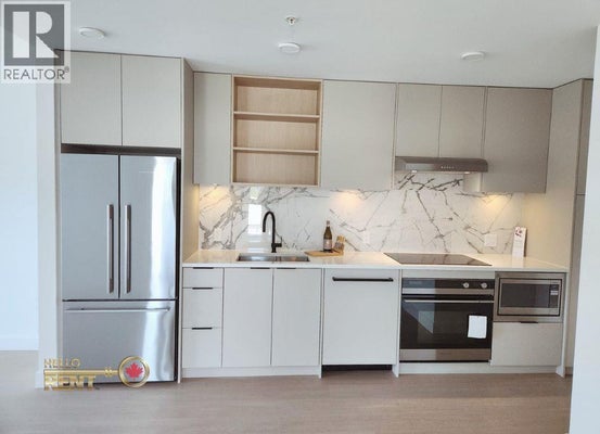 667 - 422 E 3 St, North Vancouver, BC 2