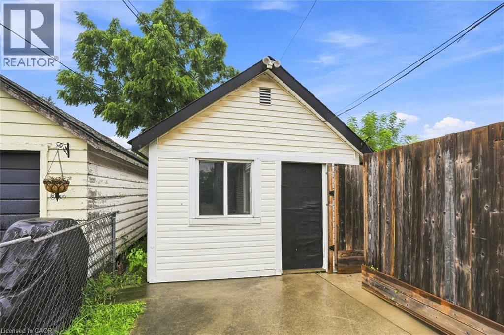 4 HILDA Street