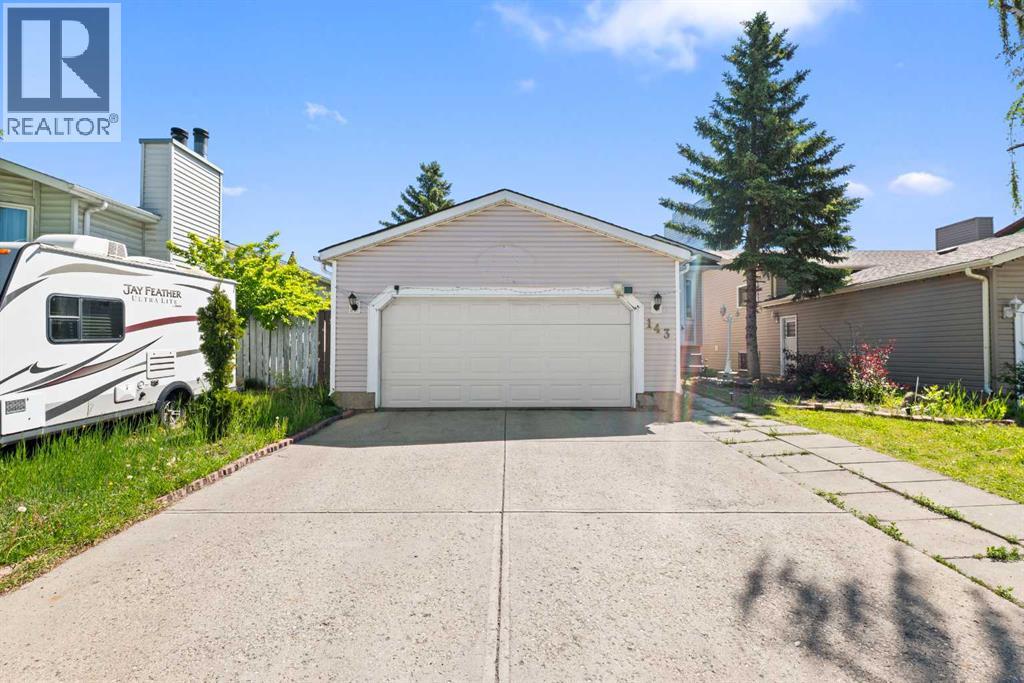 143 Castlebrook Rise NE