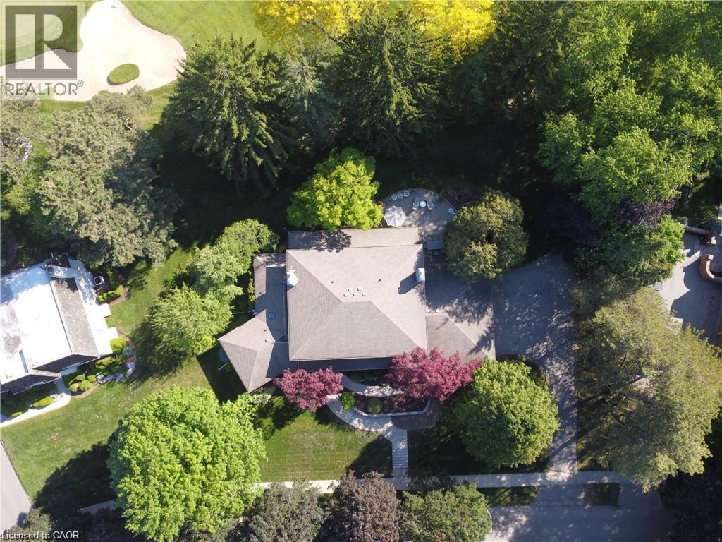 61 HUNTLEY Crescent