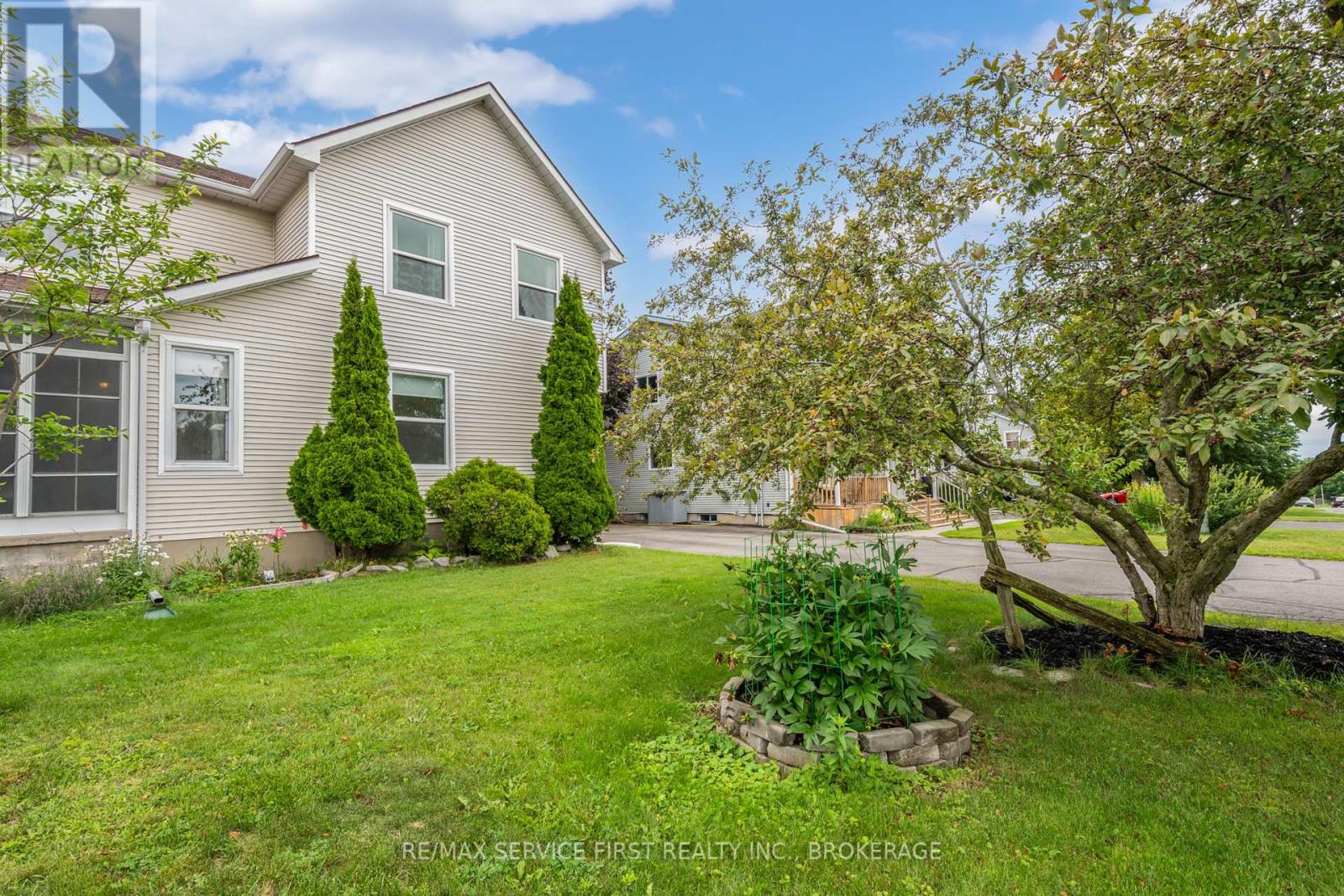 53 MCKEOWN CRESCENT