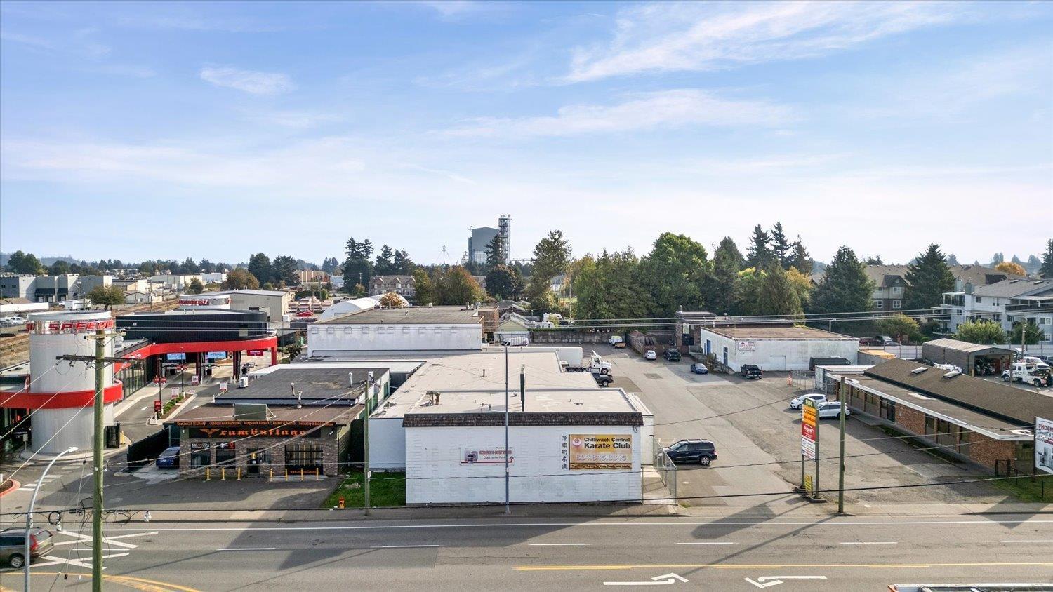 8880 YOUNG ROAD, Chilliwack Proper South