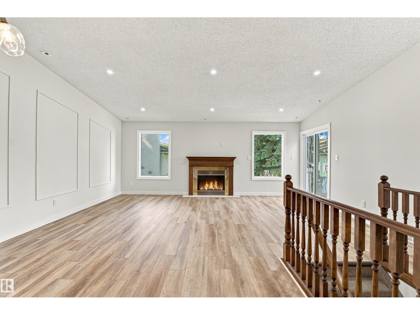 #21 9375 172 ST NW