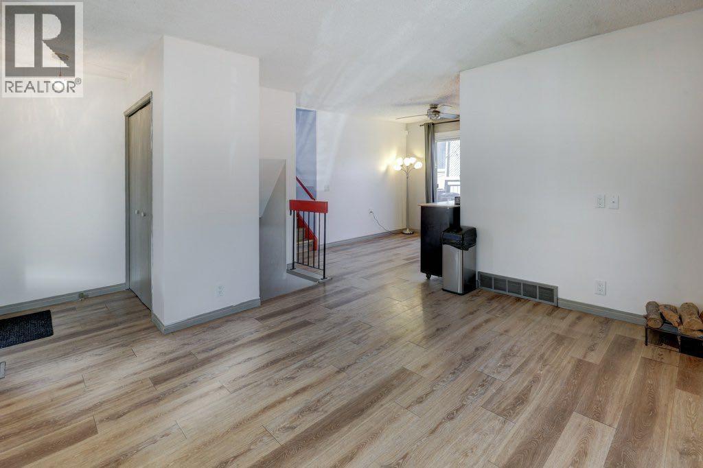 31 Castledale Way NE