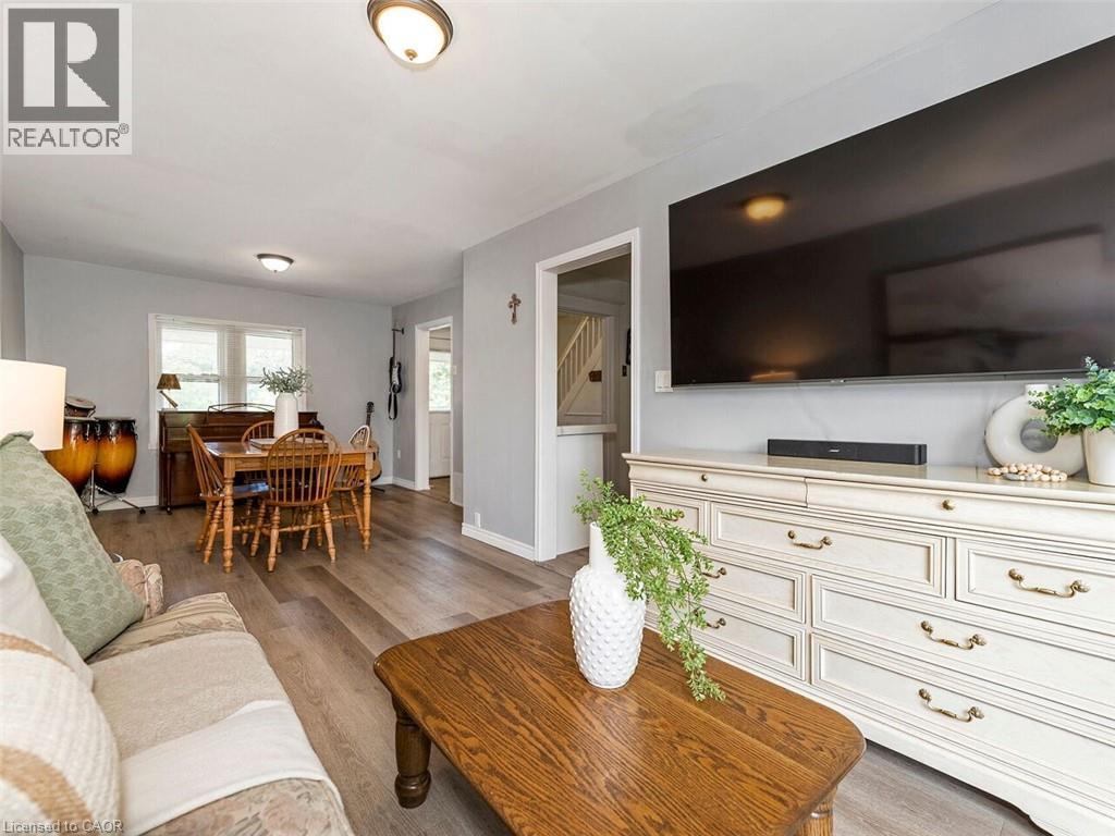52 STAPLETON Avenue N