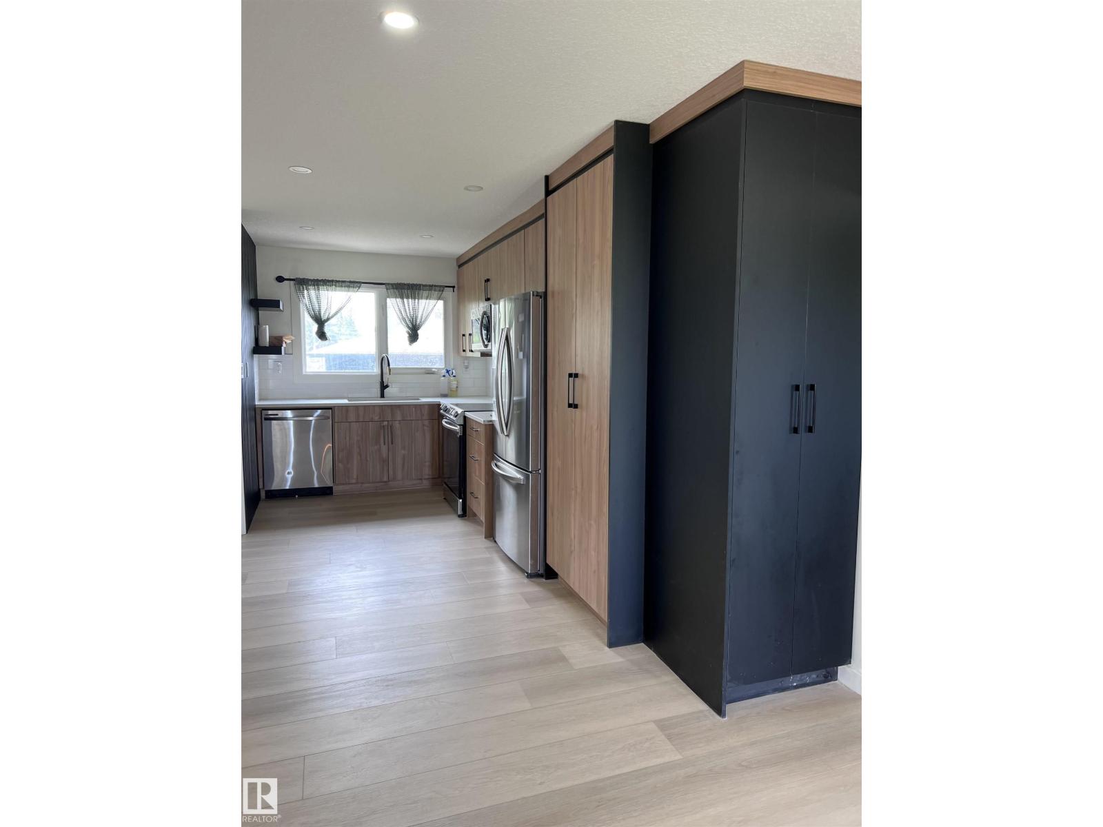 11911 133 AV NW