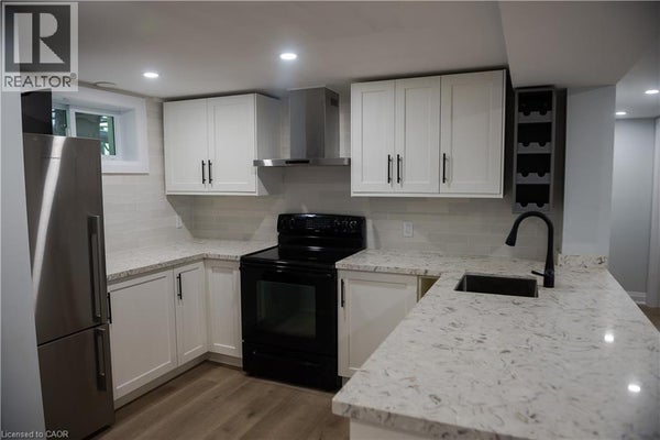 225 Aldercrest Ave, Hamilton, ON 3
