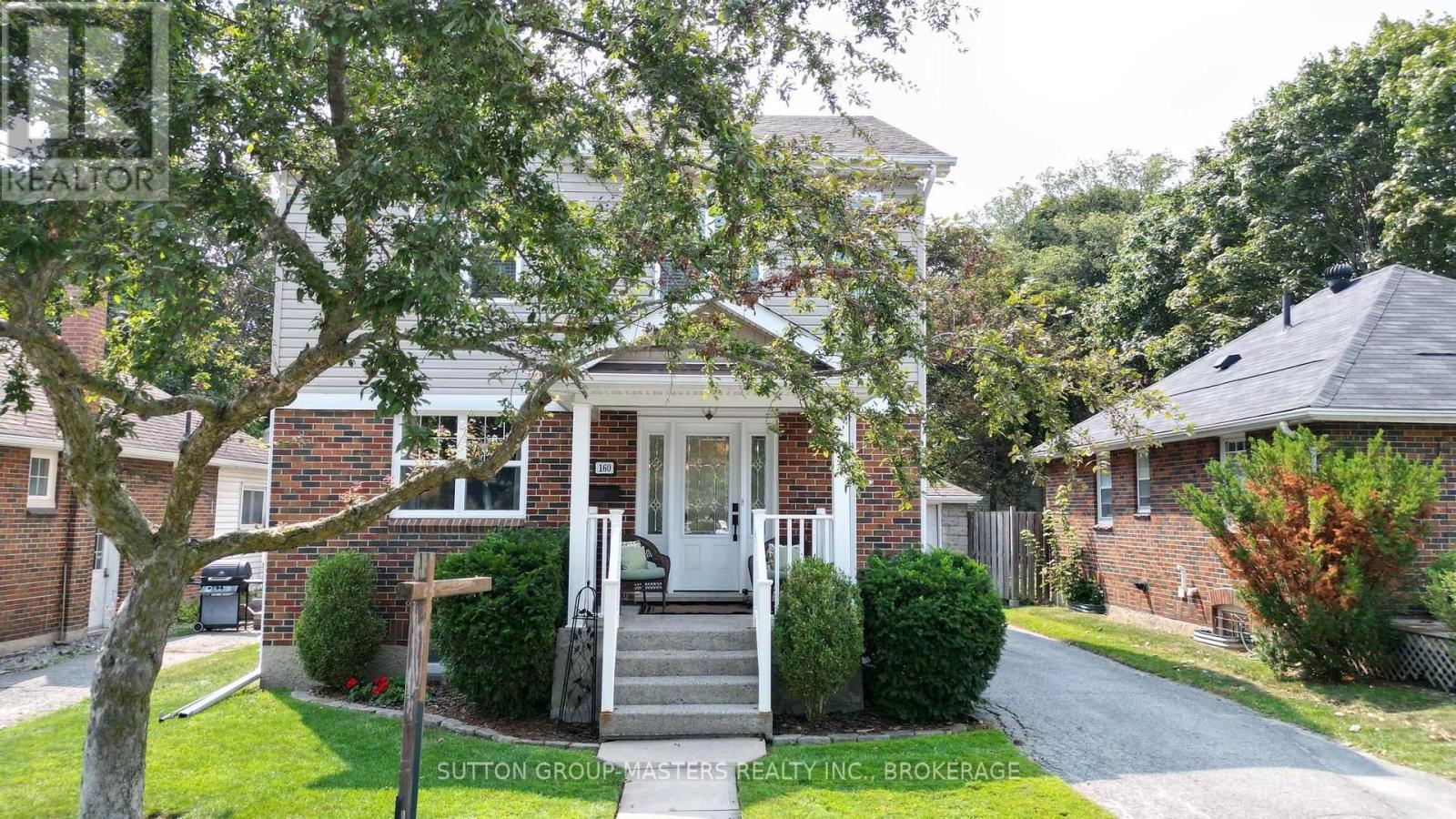 160 NAPIER STREET