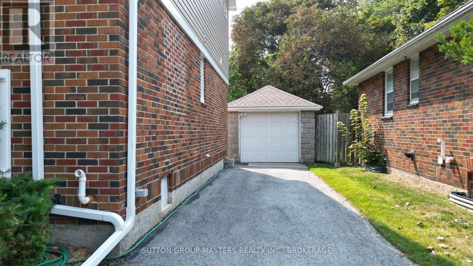 160 NAPIER STREET