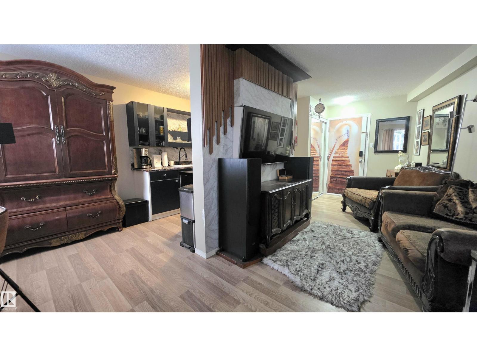 #104 8930 149 ST NW NW