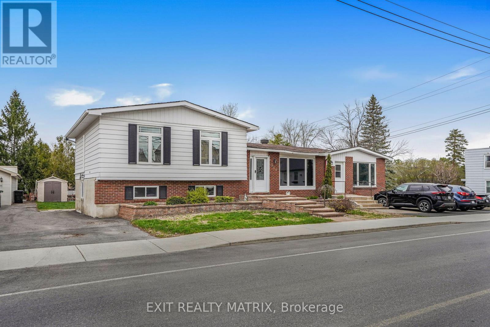 916 KING ST STREET - Photo 2
