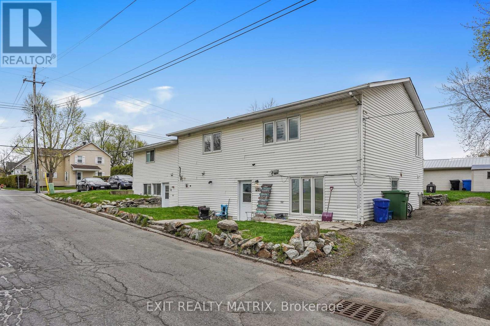 916 KING ST STREET - Photo 3
