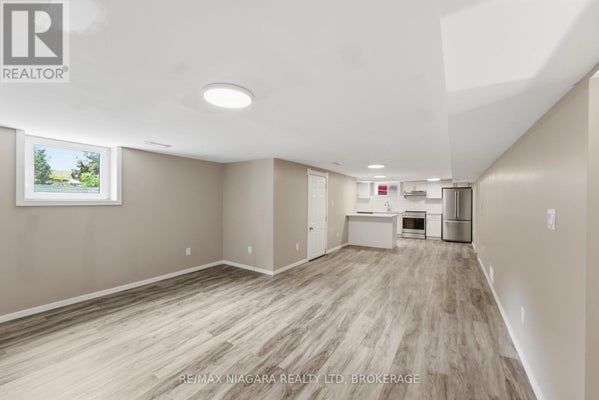 250 Grantham Ave, St. Catharines (Carlton/Bunting), ON 4