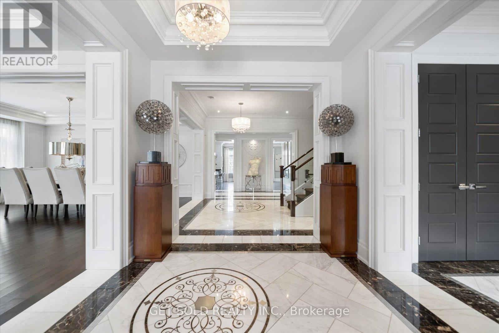 8 THORNHILL AVENUE
