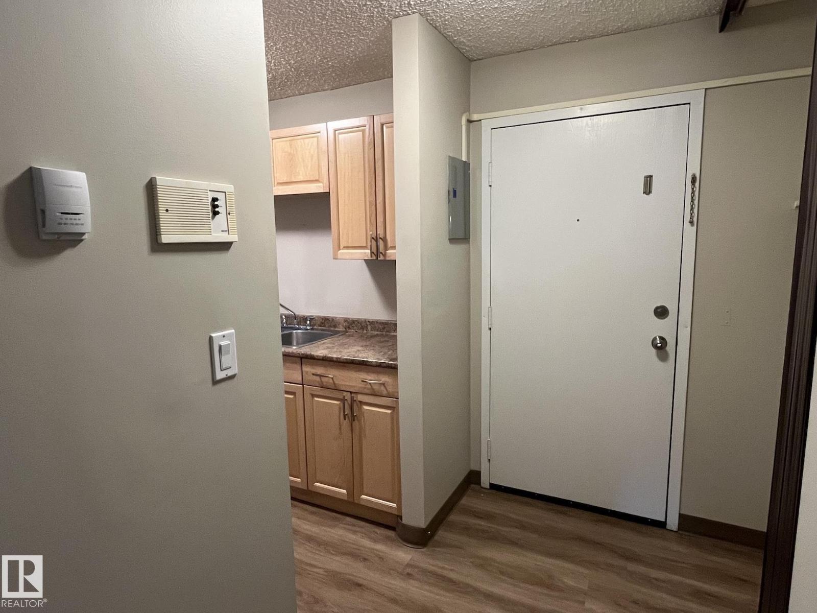 #205 51 BROWN ST
