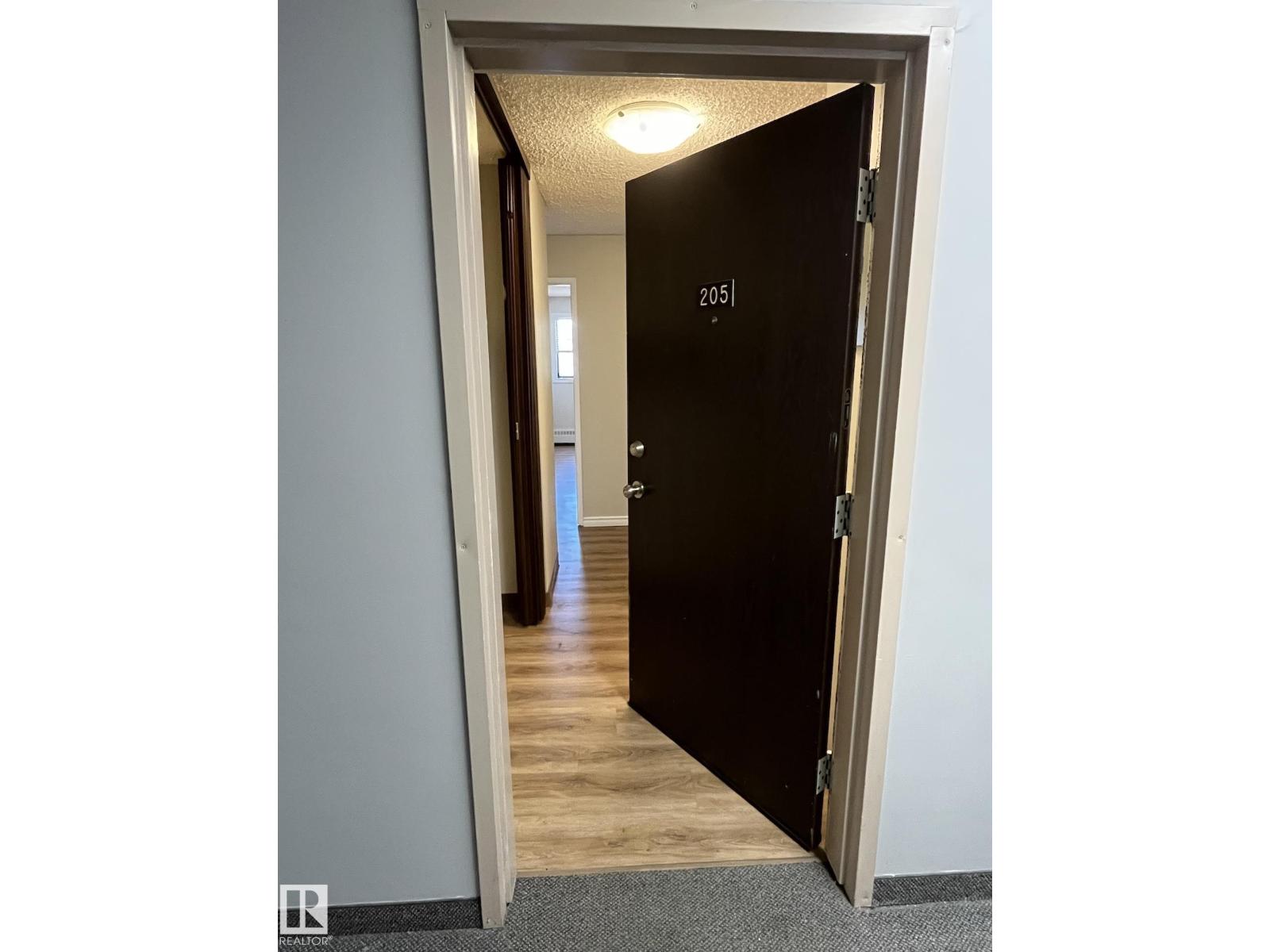 #205 51 BROWN ST
