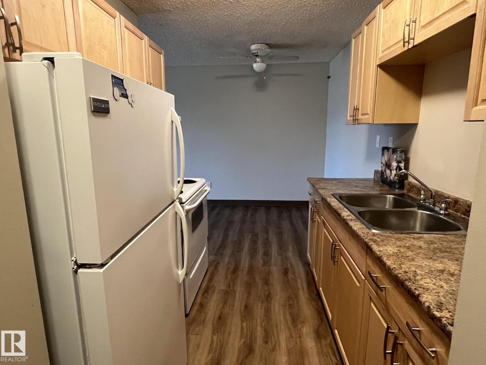 #205 51 BROWN ST
