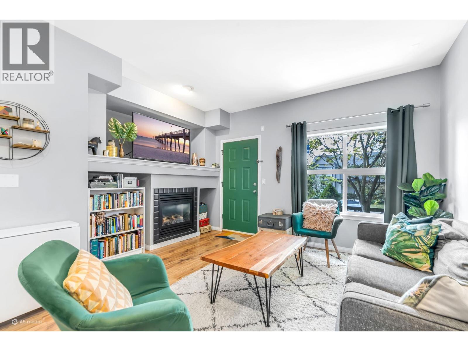 62 1055 RIVERWOOD GATE