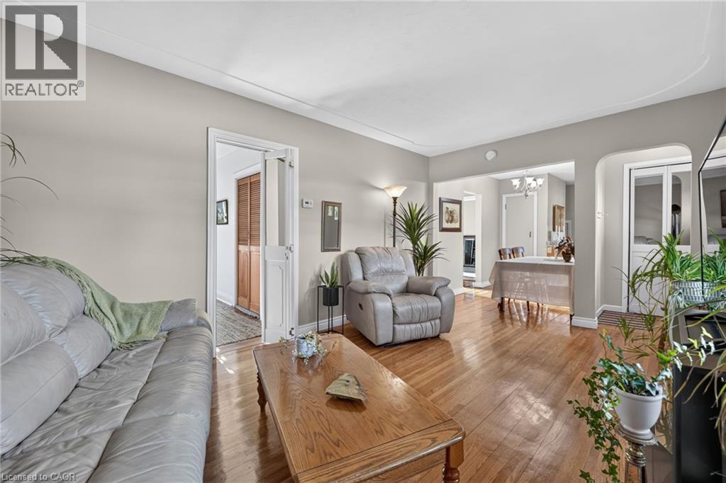 416 BARTLETT Avenue