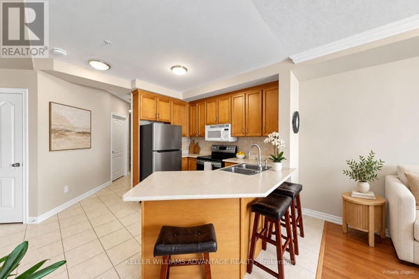 407 - 112 Simcoe Rd, Bradford West Gwillimbury (Bradford), ON 4