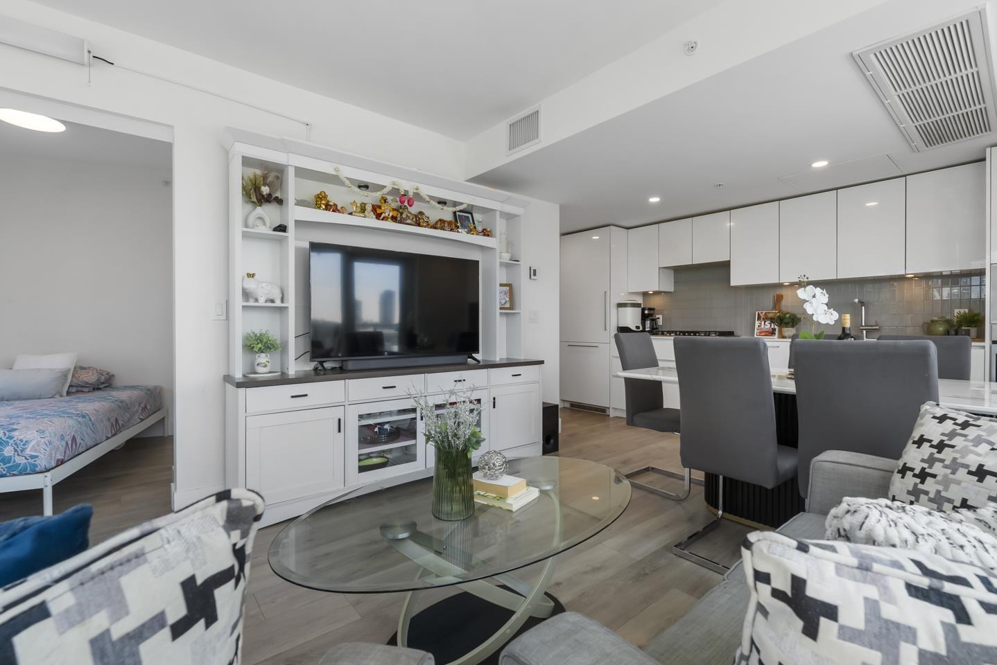 308 10428 WHALLEY BOULEVARD