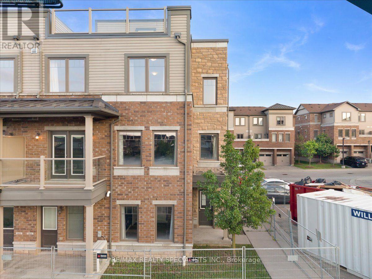 E8 - 70 WILLOWRUN DRIVE